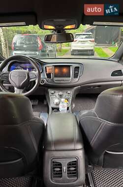 Седан Chrysler 200 2014 в 