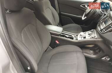 Седан Chrysler 200 2015 в 