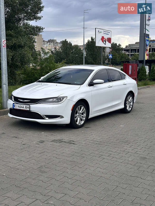 Седан Chrysler 200 2015 в Киеве