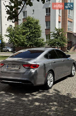 Седан Chrysler 200 2015 в 