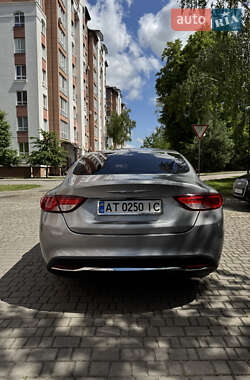 Седан Chrysler 200 2015 в 