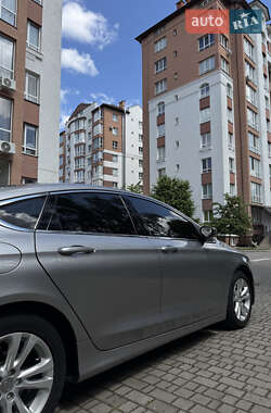 Седан Chrysler 200 2015 в 