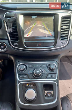 Седан Chrysler 200 2016 в 