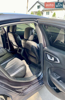Седан Chrysler 200 2016 в 