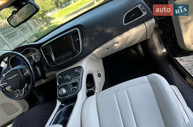 Седан Chrysler 200 2015 в 