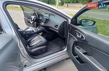 Седан Chrysler 200 2016 в 