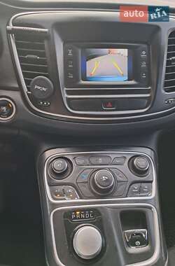 Седан Chrysler 200 2015 в 