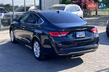 Седан Chrysler 200 2016 в Нововолынске