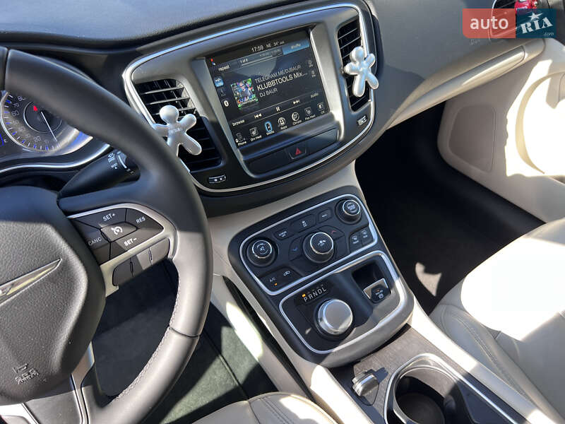 Седан Chrysler 200 2016 в Нововолинську фото 19 Седан Chrysler 200 2016 в Нововолинську