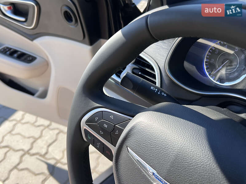 Седан Chrysler 200 2016 в Нововолинську фото 29 Седан Chrysler 200 2016 в Нововолинську