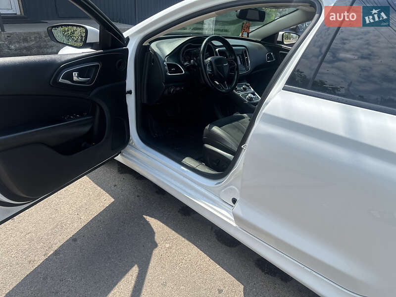 Седан Chrysler 200 2014 в Киеве