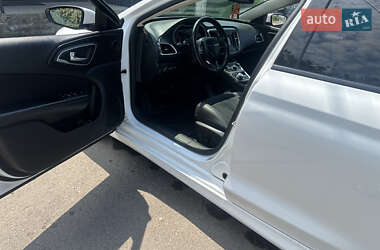 Седан Chrysler 200 2014 в 