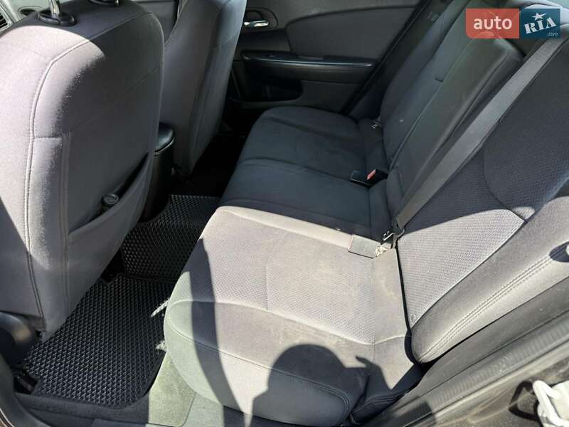 Седан Chrysler 200 2013 в Ладыжине