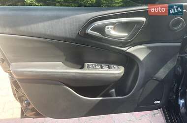 Седан Chrysler 200 2014 в 