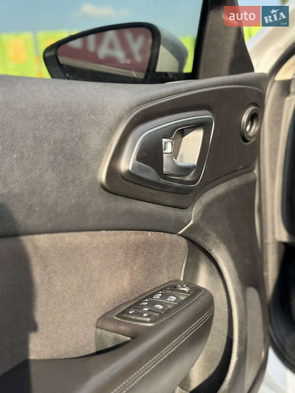 Седан Chrysler 200 2014 в Житомире