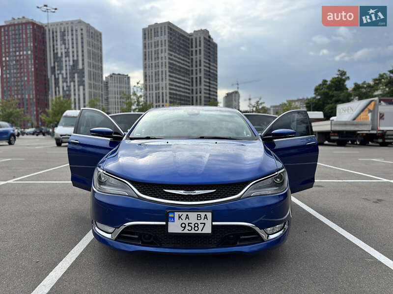 Седан Chrysler 200 2014 в Киеве