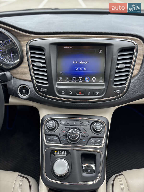 Седан Chrysler 200 2014 в Киеве