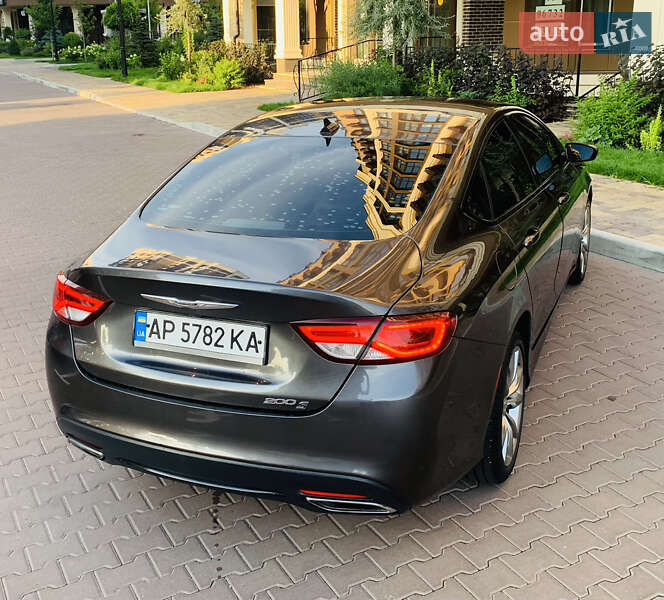 Седан Chrysler 200 2015 в Киеве