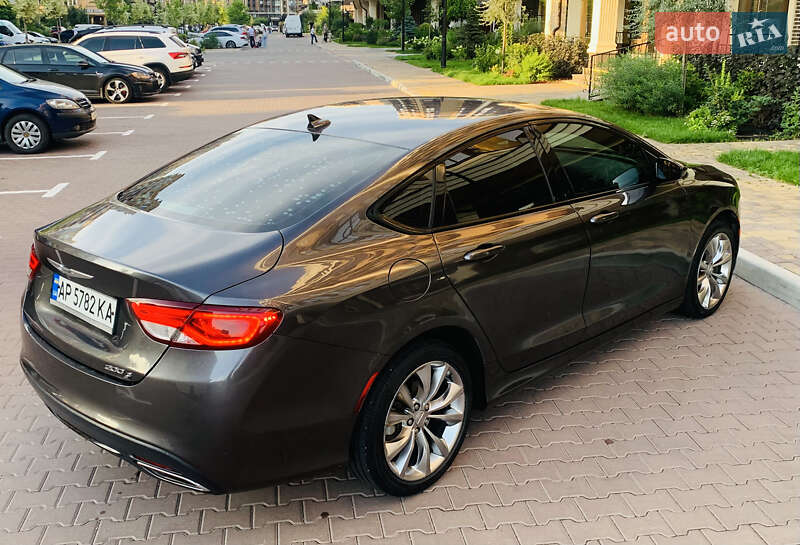 Седан Chrysler 200 2015 в Киеве