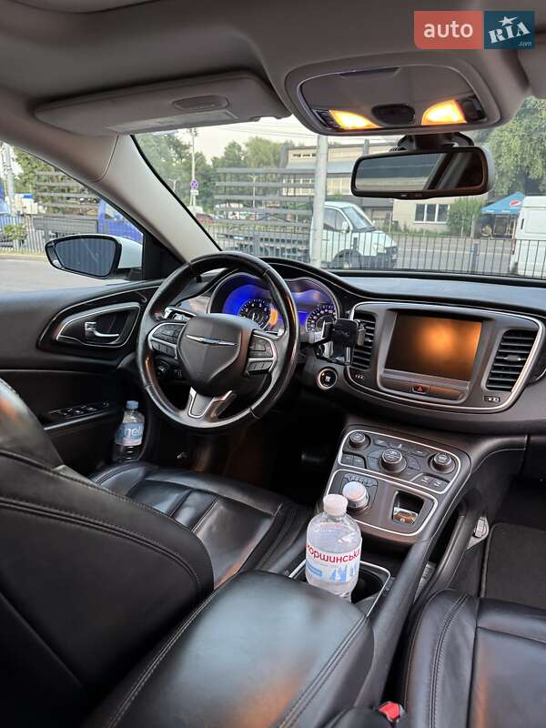 Седан Chrysler 200 2014 в Киеве