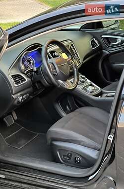 Седан Chrysler 200 2015 в 