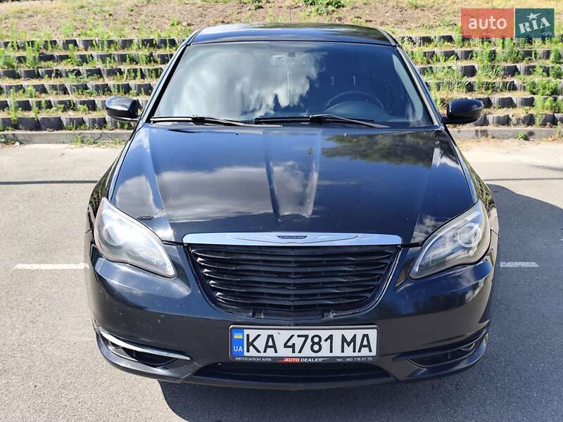 Седан Chrysler 200 2012 в Киеве