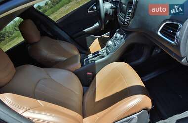 Седан Chrysler 200 2014 в 
