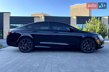 Седан Chrysler 200 2015 в 