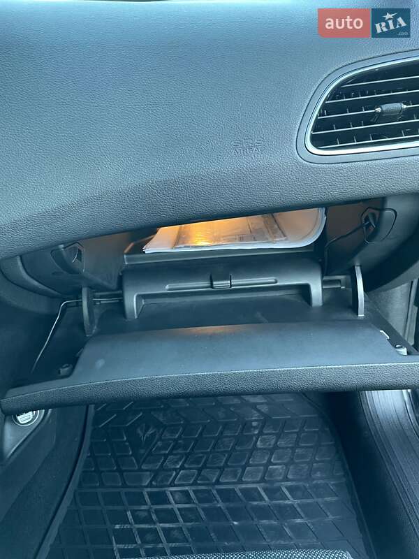 Седан Chrysler 200 2015 в Хмельницькому фото 32 Седан Chrysler 200 2015 в Хмельницькому