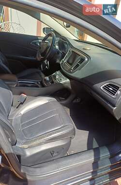 Седан Chrysler 200 2016 в 