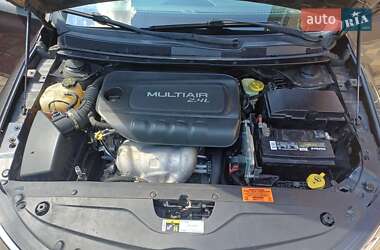 Седан Chrysler 200 2016 в 