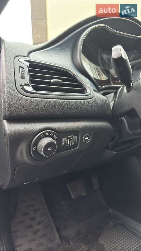 Седан Chrysler 200 2015 в Чернигове фото 13 Седан Chrysler 200 2015 в Чернигове
