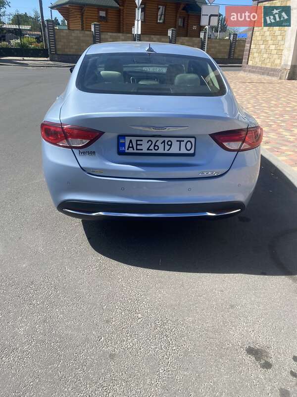 Седан Chrysler 200 2015 в Днепре