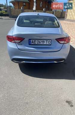 Седан Chrysler 200 2015 в 