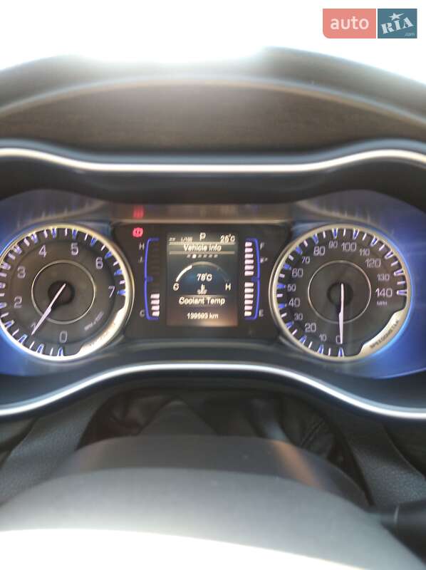 Седан Chrysler 200 2015 в Киеве фото 4 Седан Chrysler 200 2015 в Киеве