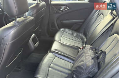 Седан Chrysler 200 2015 в 