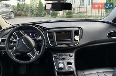 Седан Chrysler 200 2015 в 