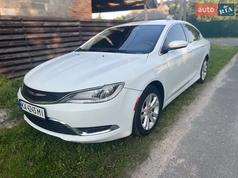 Chrysler 200