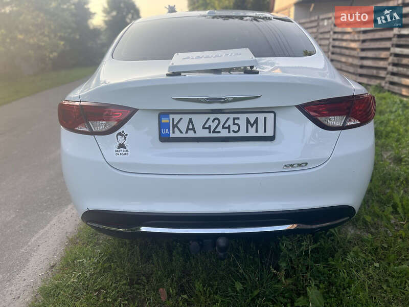Седан Chrysler 200 2015 в Броварах