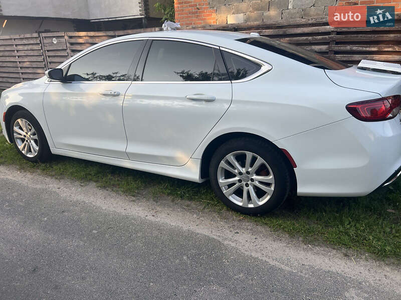 Седан Chrysler 200 2015 в Броварах