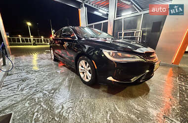 Седан Chrysler 200 2015 в Львове