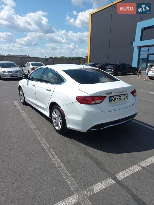Седан Chrysler 200 2016 в Киеве