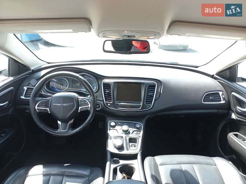 Седан Chrysler 200 2016 в Киеве