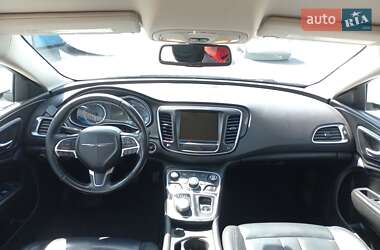 Седан Chrysler 200 2016 в 