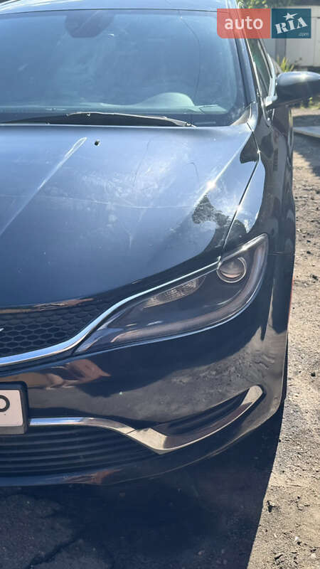 Седан Chrysler 200 2015 в Киеве