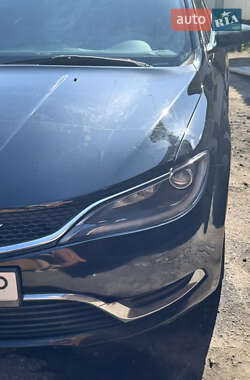Седан Chrysler 200 2015 в 