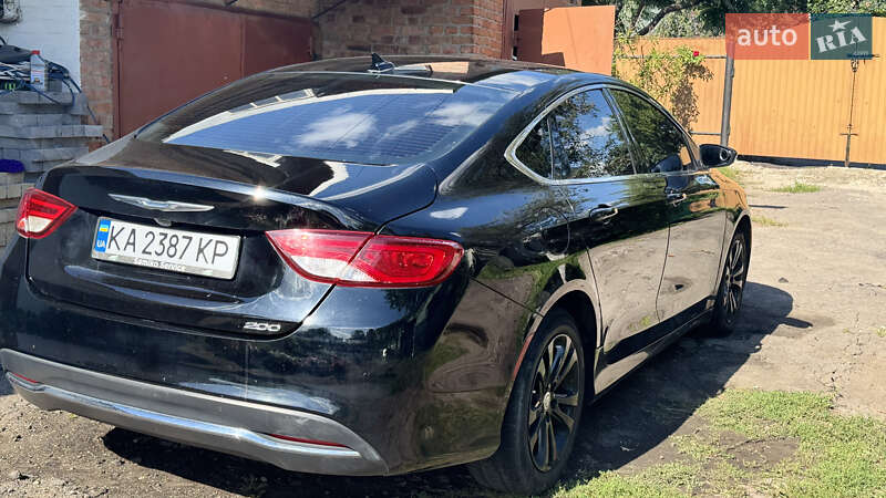 Седан Chrysler 200 2015 в Киеве