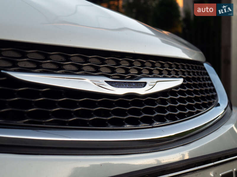 Седан Chrysler 200 2014 в Кременчуге