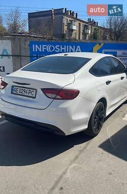 Седан Chrysler 200 2015 в 