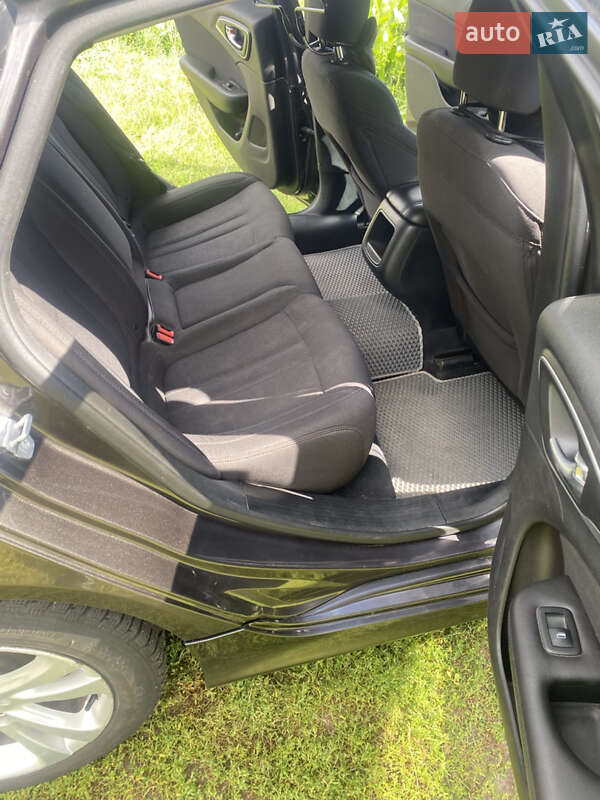 Седан Chrysler 200 2014 в Вышгороде